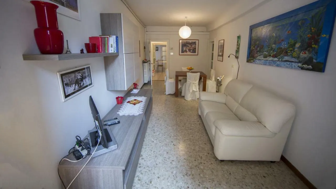 Alice'S Apartment Verona Italy