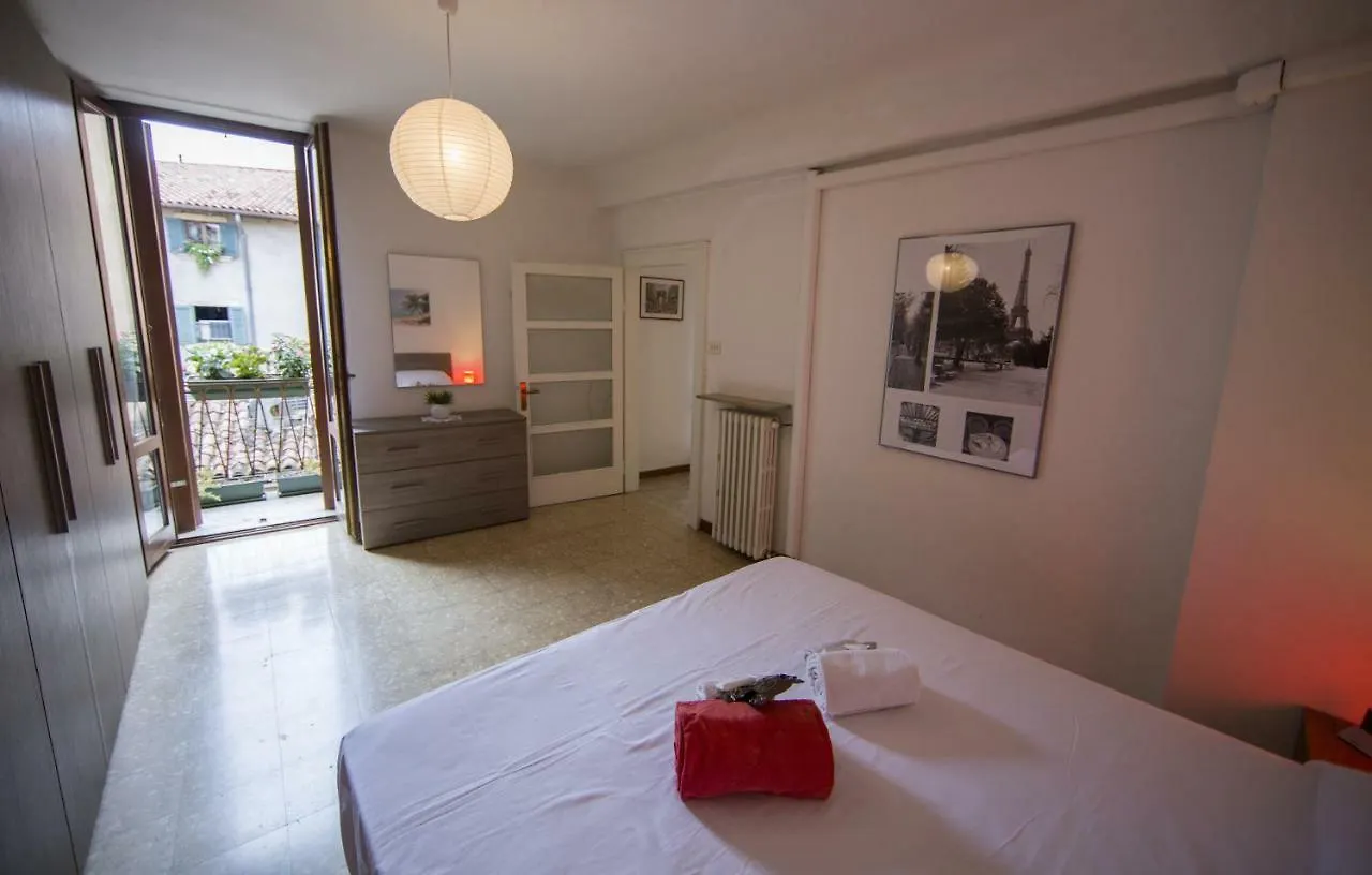 Alice'S Apartment Verona 0*,